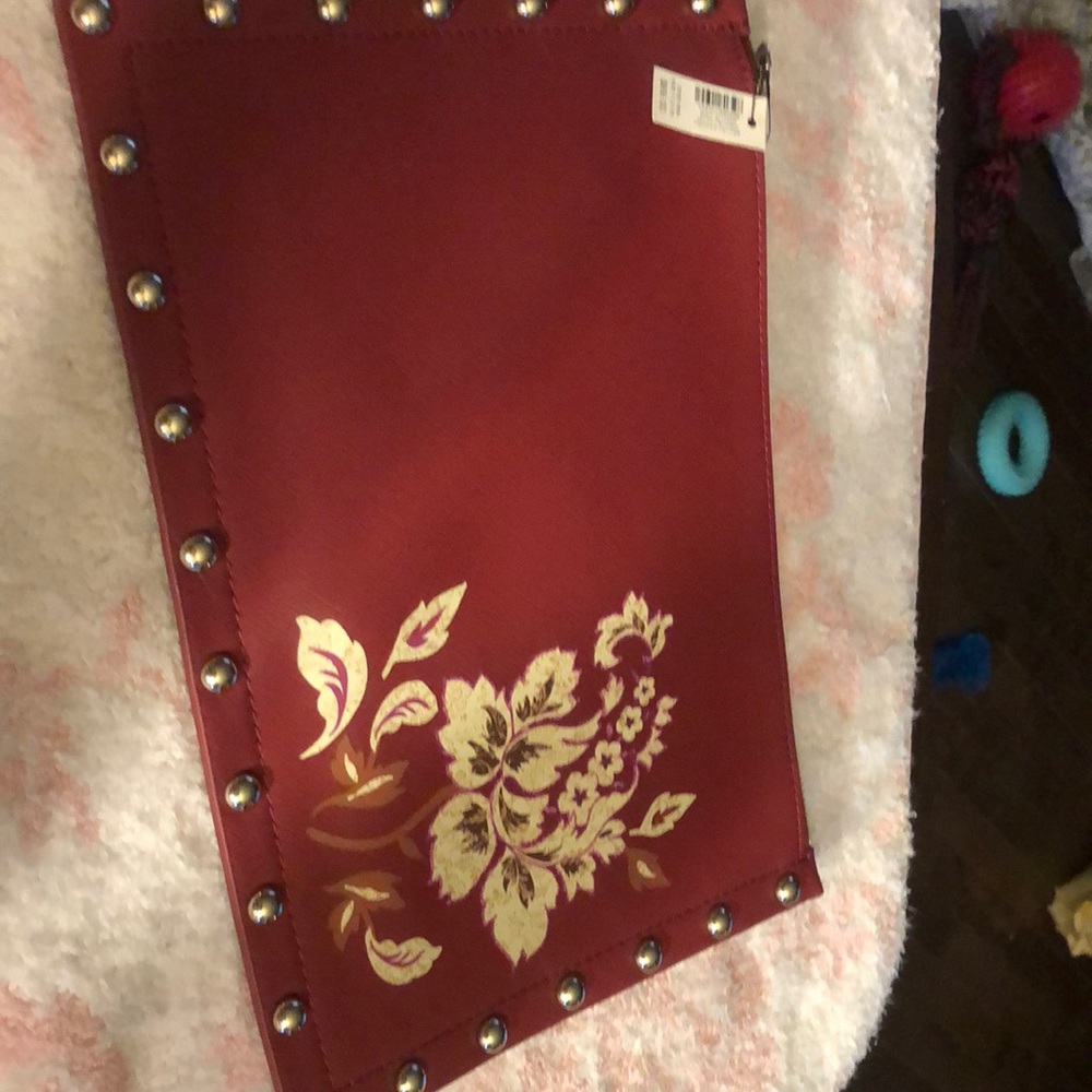 WHBM clutch